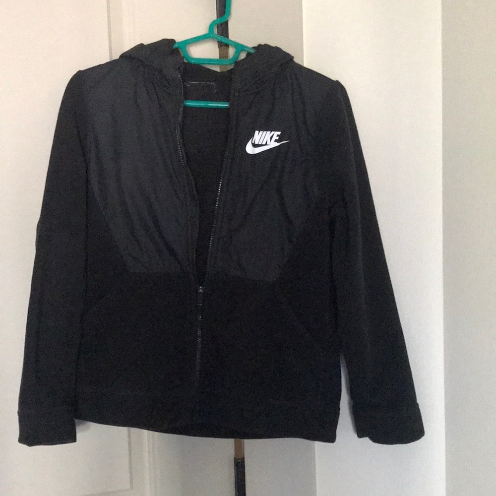 Nike boy light jacket size L gently worn